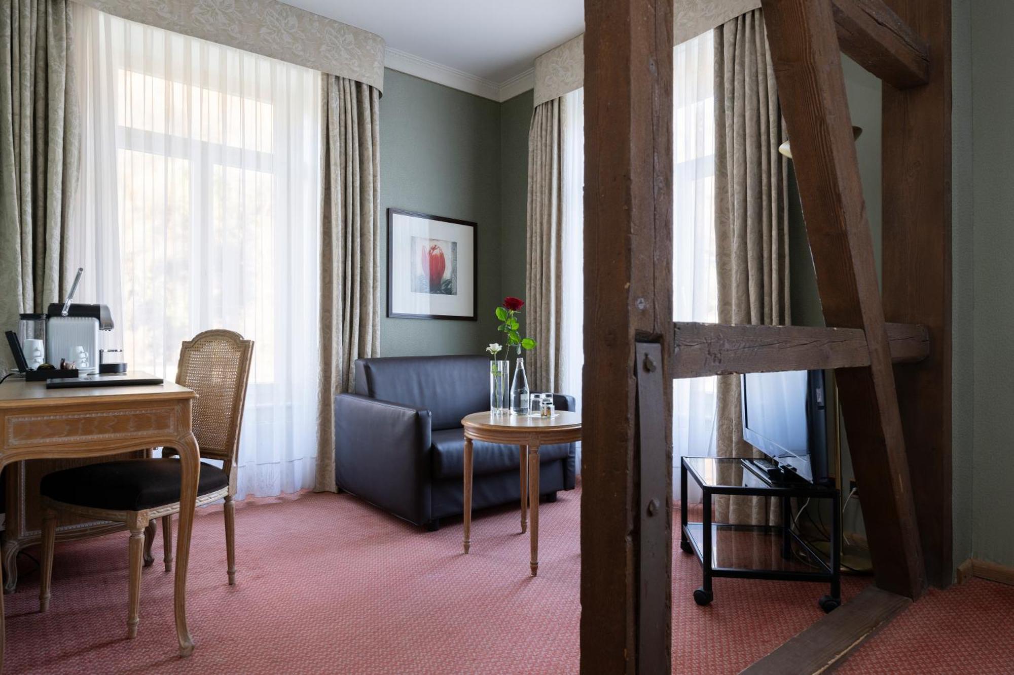 Junior Suite,1681716870:JPEG