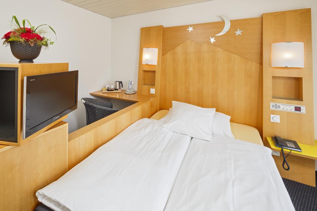 Simple Room Small Double Bed